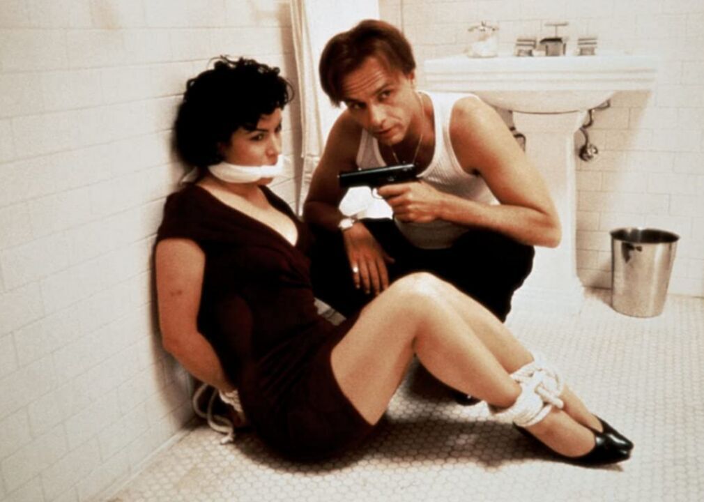 Bound (1996)